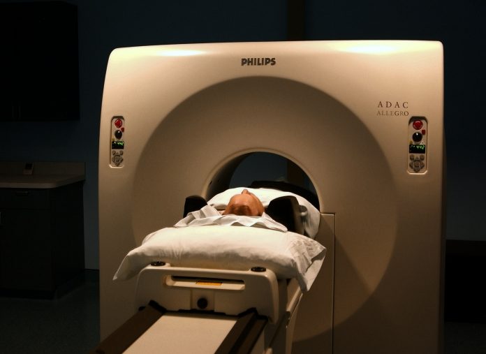 patient-864838_1920